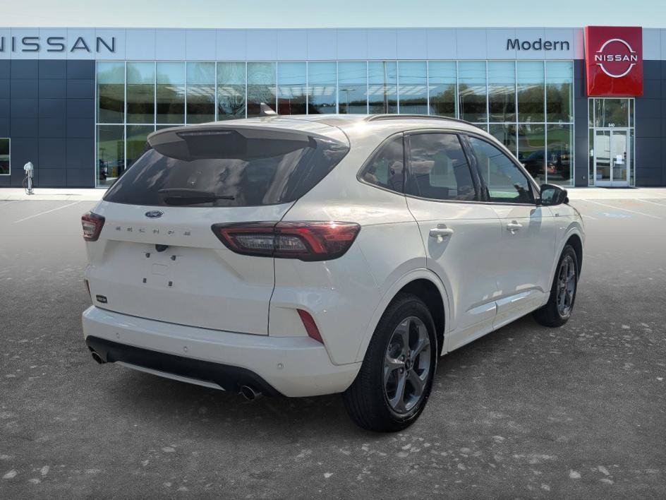 Used 2024 White Metallic Ford ST-Line image 5