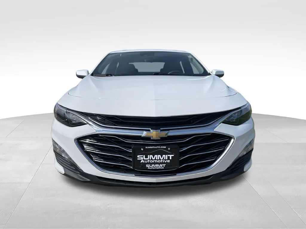 Used 2024 Summit White Chevrolet LT image 25