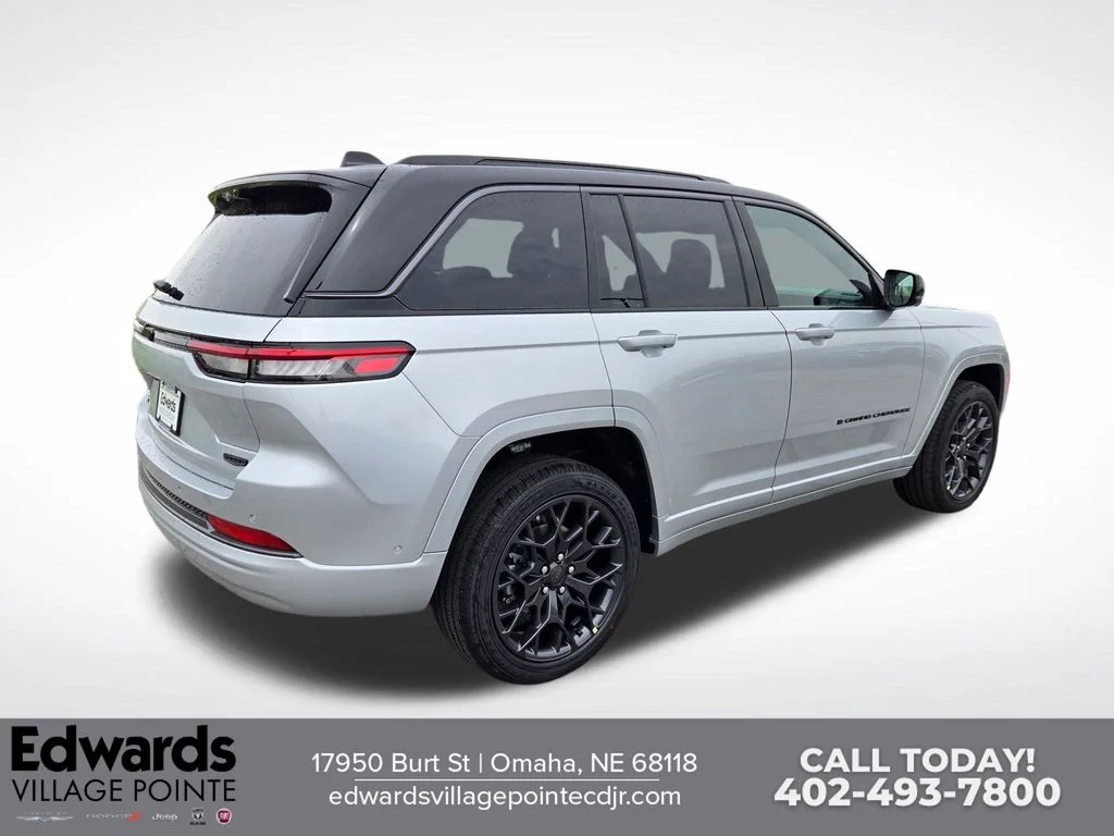 New 2026 Silver Zynith Exterior Paint Jeep Summit image 3