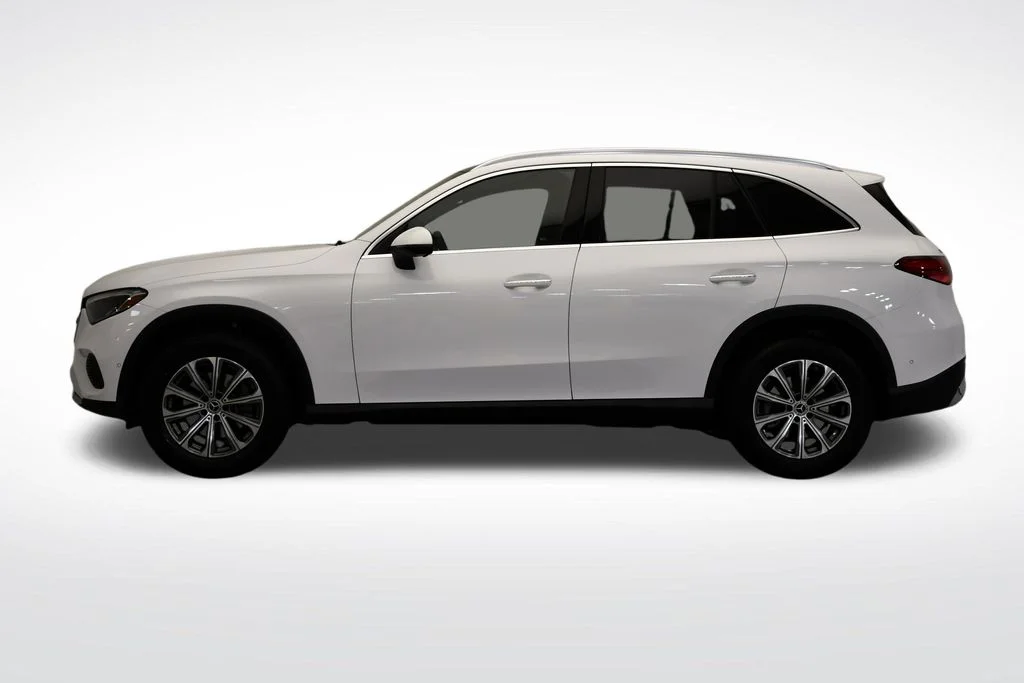 Certified Used 2026 Polar White Mercedes-Benz GLC 300 image 2