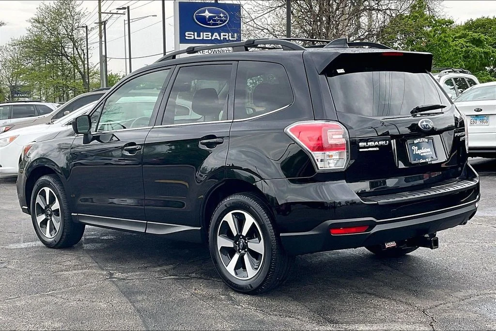 Used 2017 Black Subaru 2.5i Limited image 12