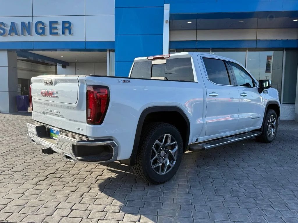 New 2026 Glacier White Tricoat GMC SLT image 10