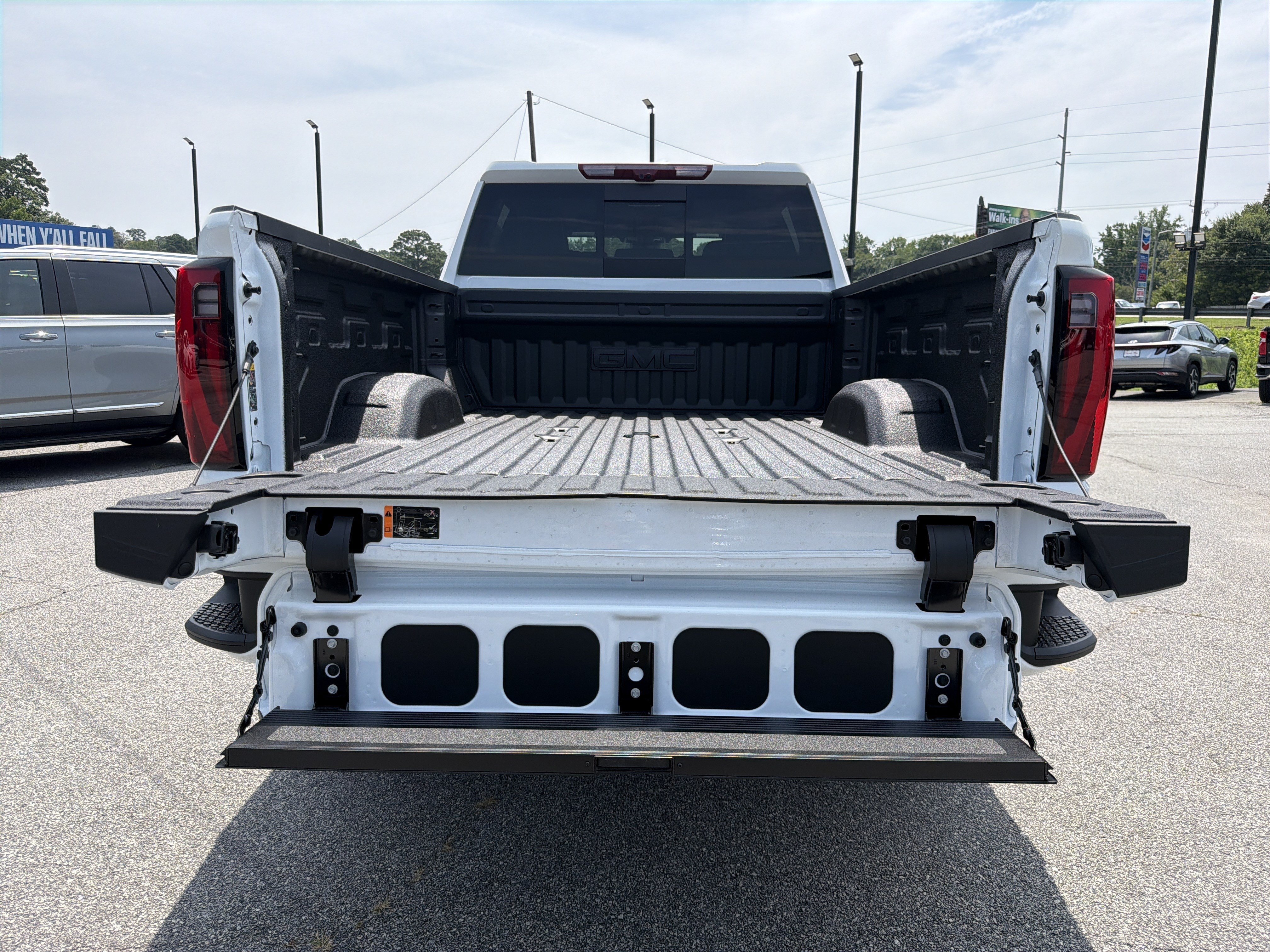 2026 GMC Sierra 2500HD Denali Ultimate - Photo 18
