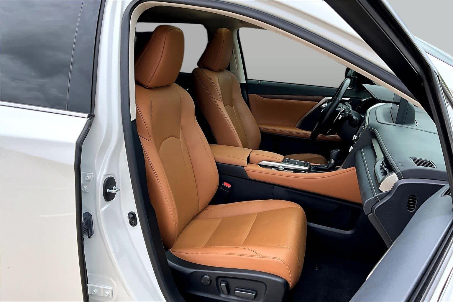 Used 2022 Eminent White Pearl Lexus  image 9