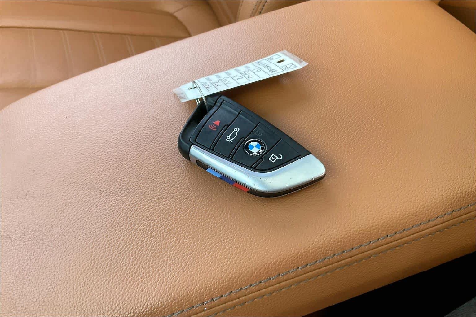 Used 2019 Phytonic Blue Metallic BMW xDrive30i image 14