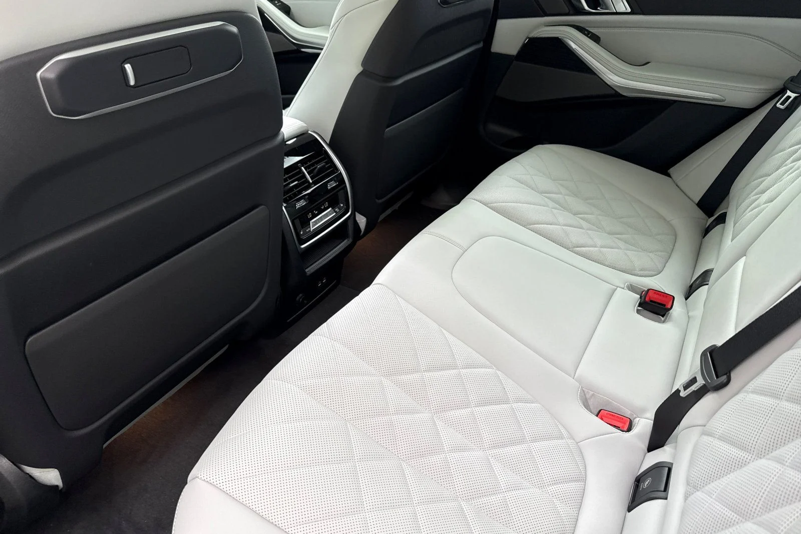 New 2026 Blue BMW xDrive40i image 9