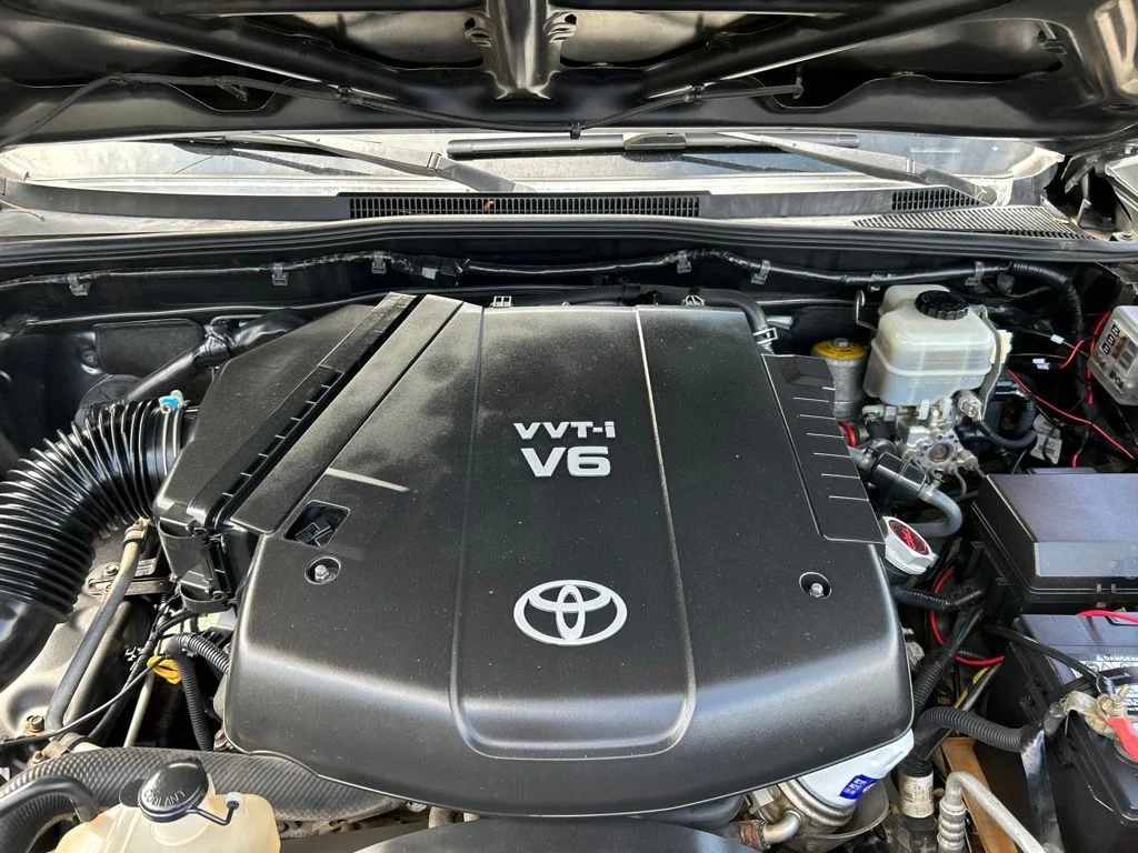 Used 2011 Magnetic Gray Metallic Toyota Base image 27