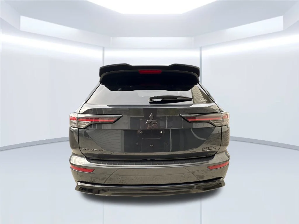 New 2026 Gray Mitsubishi SEL image 11
