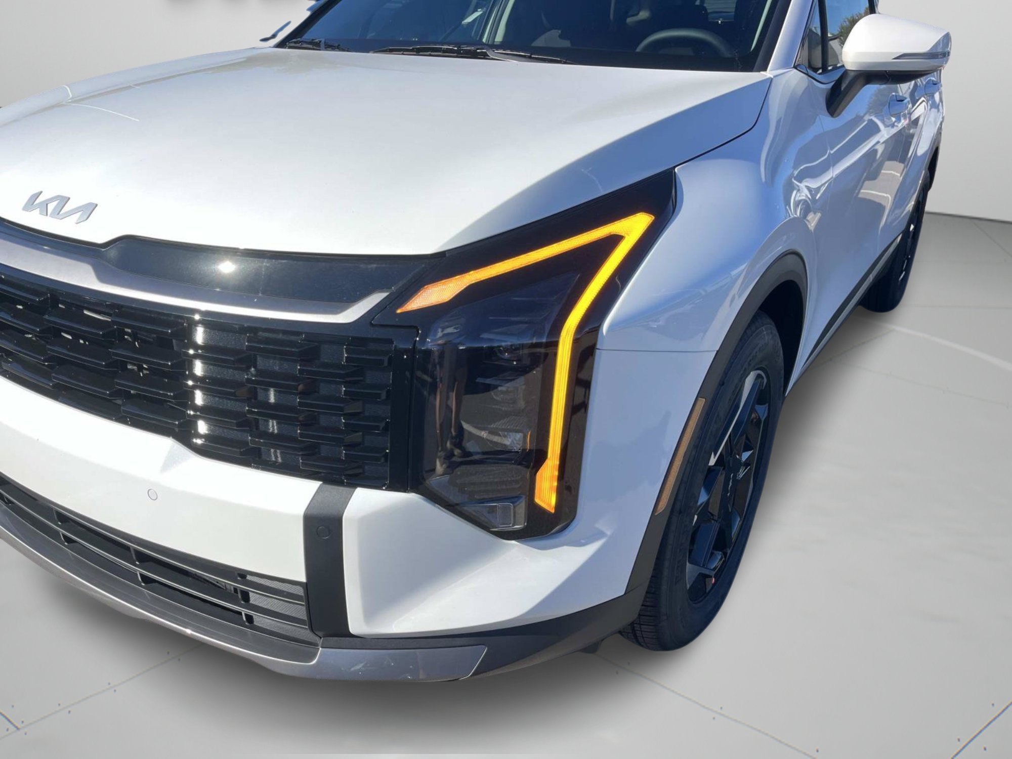 New 2027 Snow White Pearl Kia S image 32
