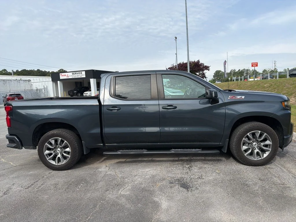 Used 2022 Gray Chevrolet RST image 2