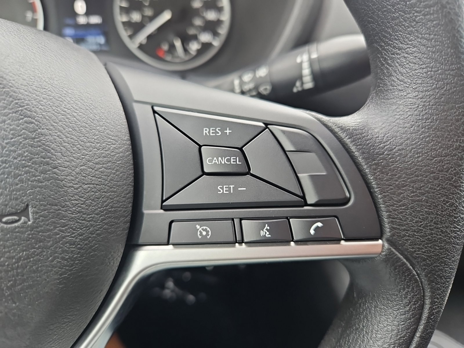 Used 2022 Silver Nissan S image 19