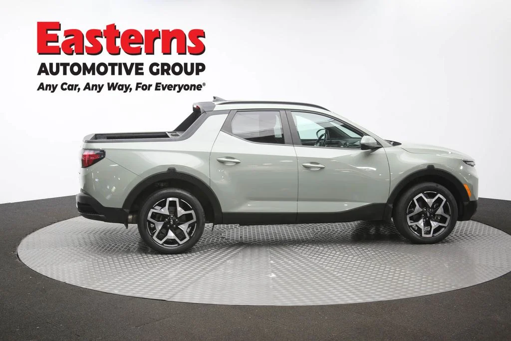 Used 2022 Green Hyundai Limited image 38