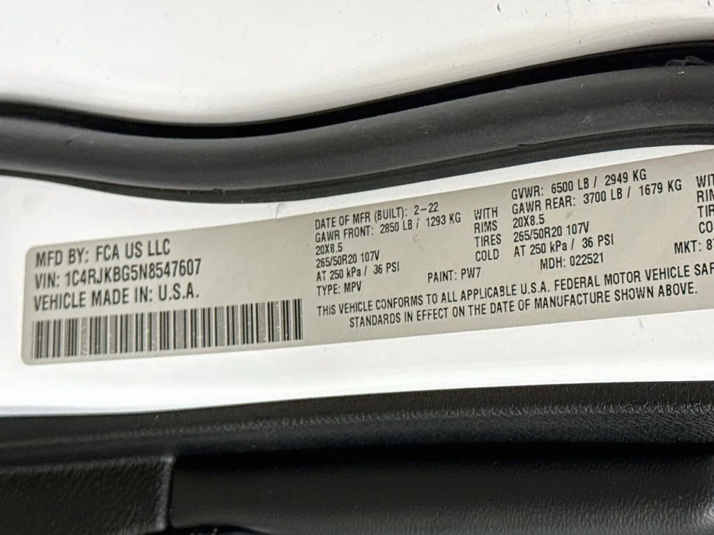 Used 2022 White Jeep Limited image 33