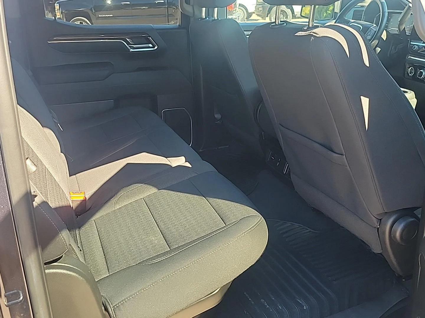 Used 2023 Titanium Rush Metallic GMC Elevation image 17