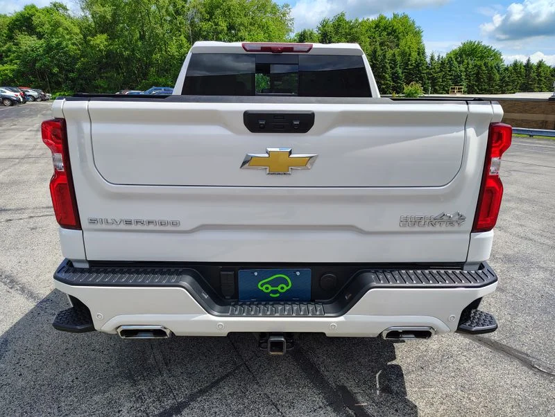Used 2025 Beige Chevrolet High Country image 12