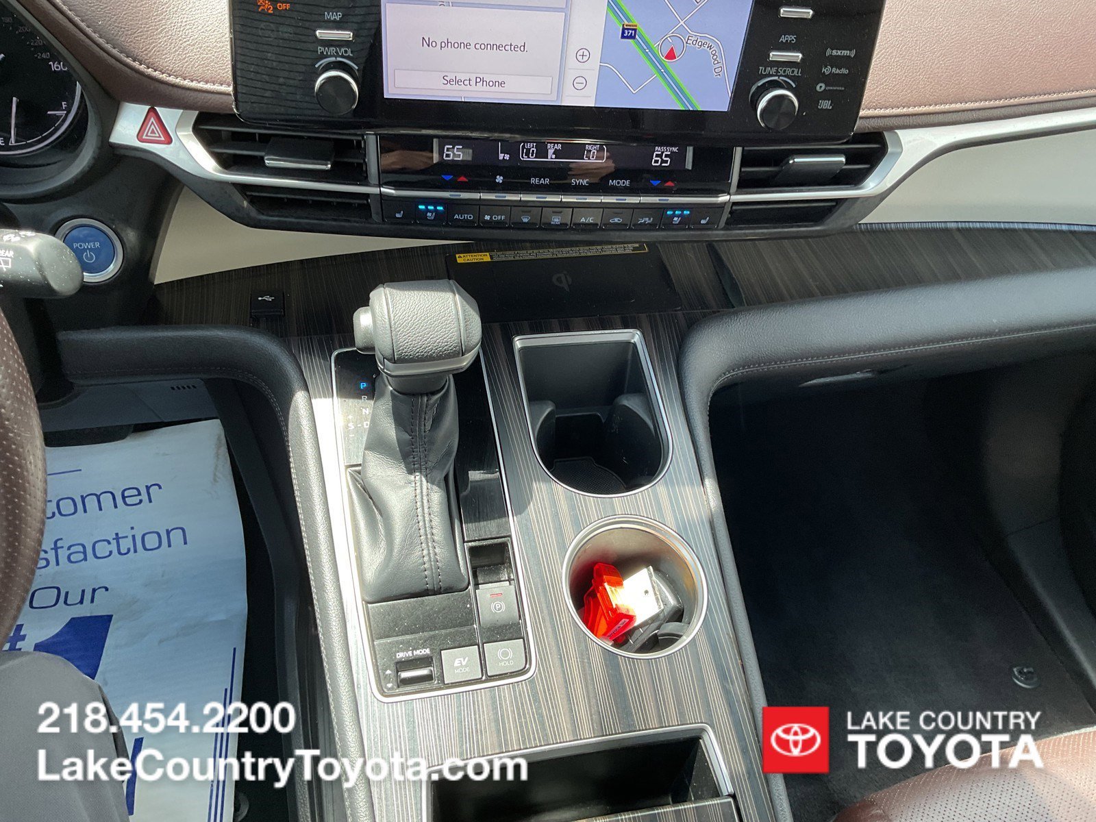 Used 2022 Silver Toyota Platinum image 30
