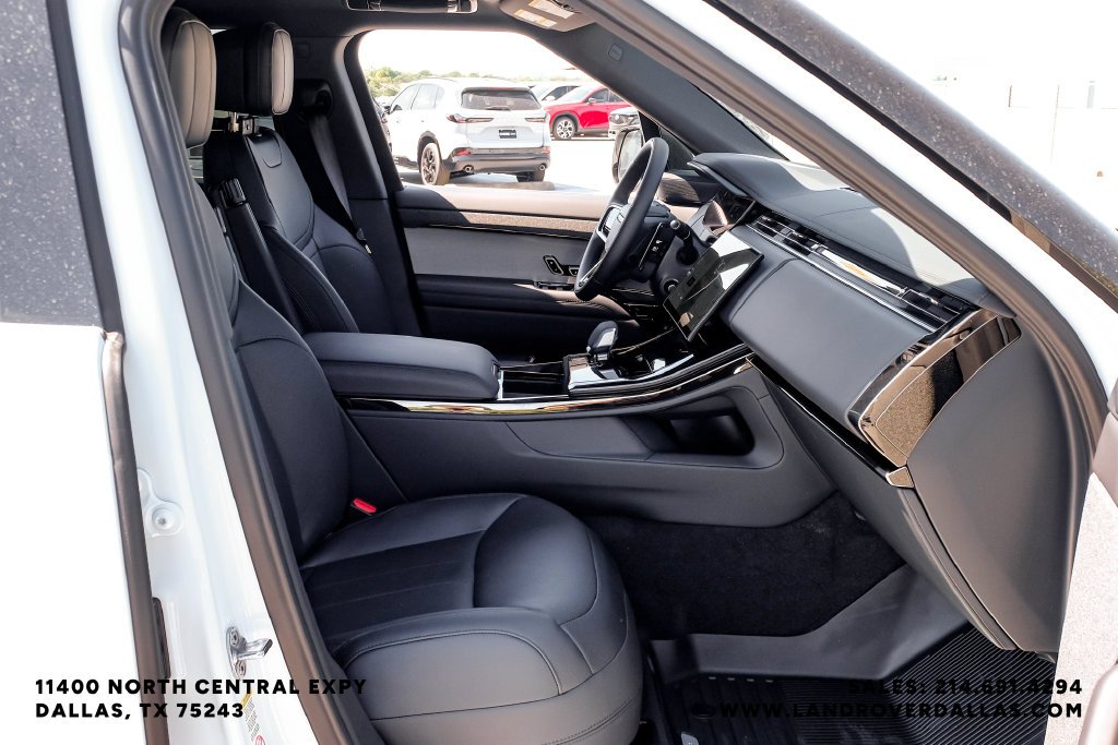 New 2026 Fuji White Land Rover Dynamic SE image 33