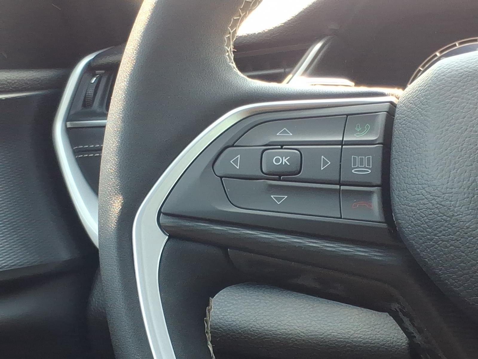 Used 2026 Bright White Clearcoat Jeep Laredo X image 26