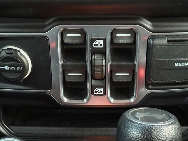 2020 Jeep Wrangler Unlimited Sahara - Photo 33