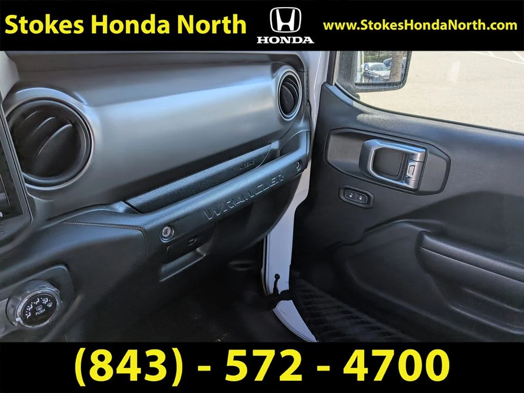 Used 2020 White Jeep Sport S image 17