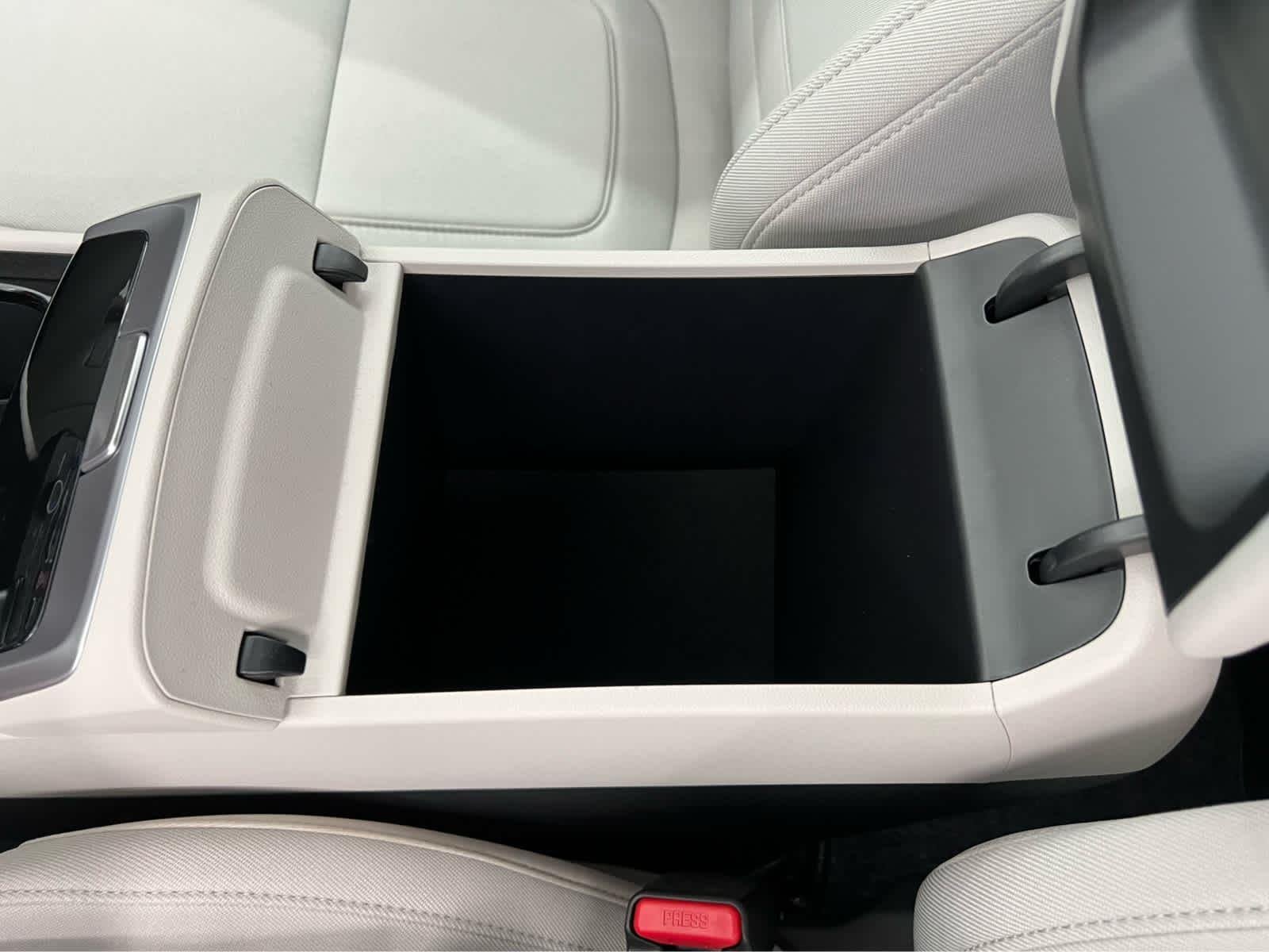 Used 2025 Shimmering Silver Hyundai SE image 20