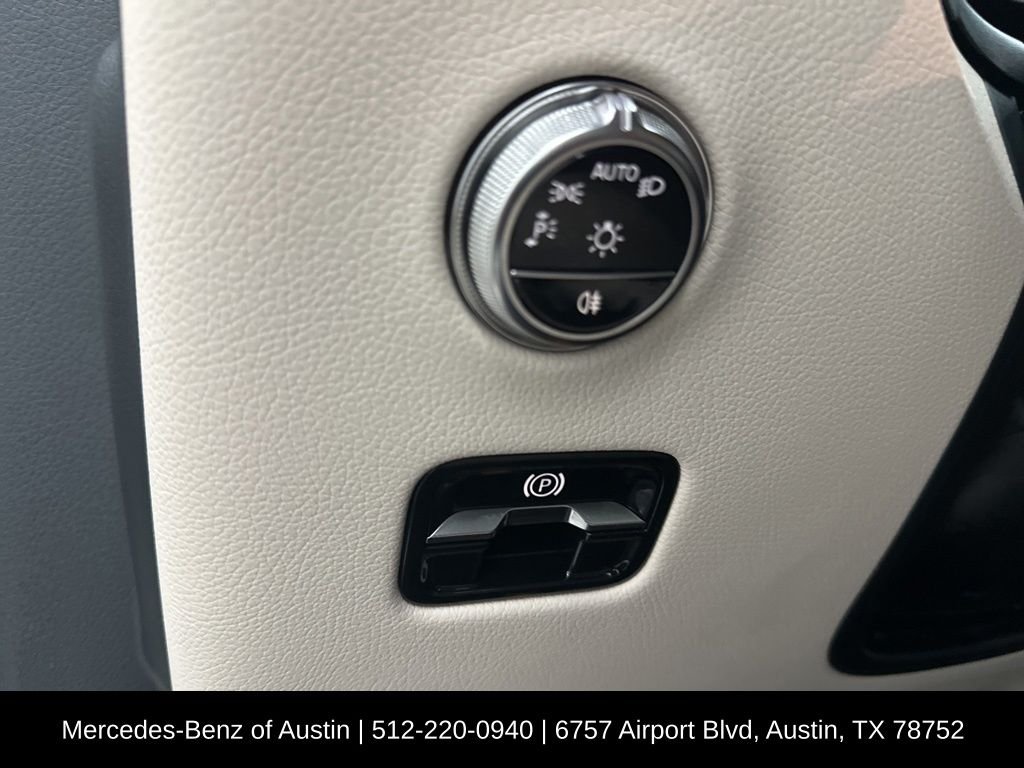 Certified Used 2026 White Mercedes-Benz GLC 300 image 20