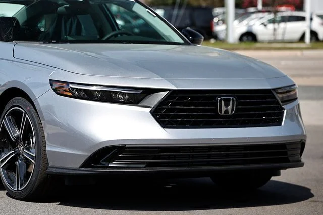 New 2026 Silver Honda SE image 18