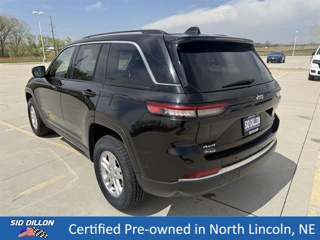 Certified Used 2023 Diamond Black Crystal Pearlcoat Jeep Laredo image 7