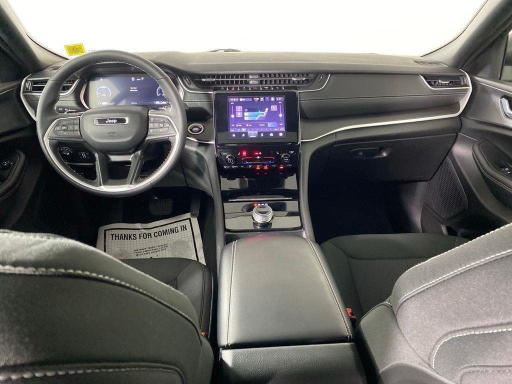 2025 Jeep Grand Cherokee Laredo - Photo 26