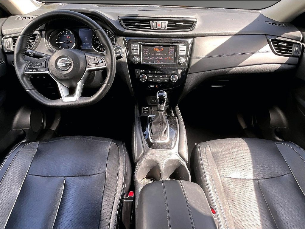 Used 2020 Gray Nissan SL image 17