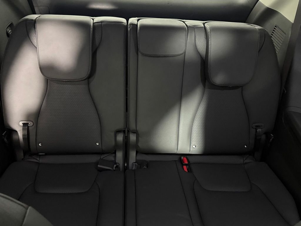 Used 2025 White Kia SX Prestige image 25