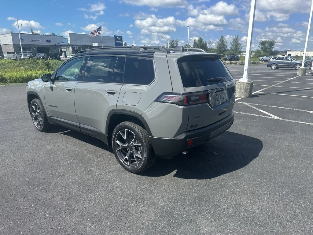 New 2026 Sting-Gray Clear-Coat Exterior Paint Jeep Overland image 6