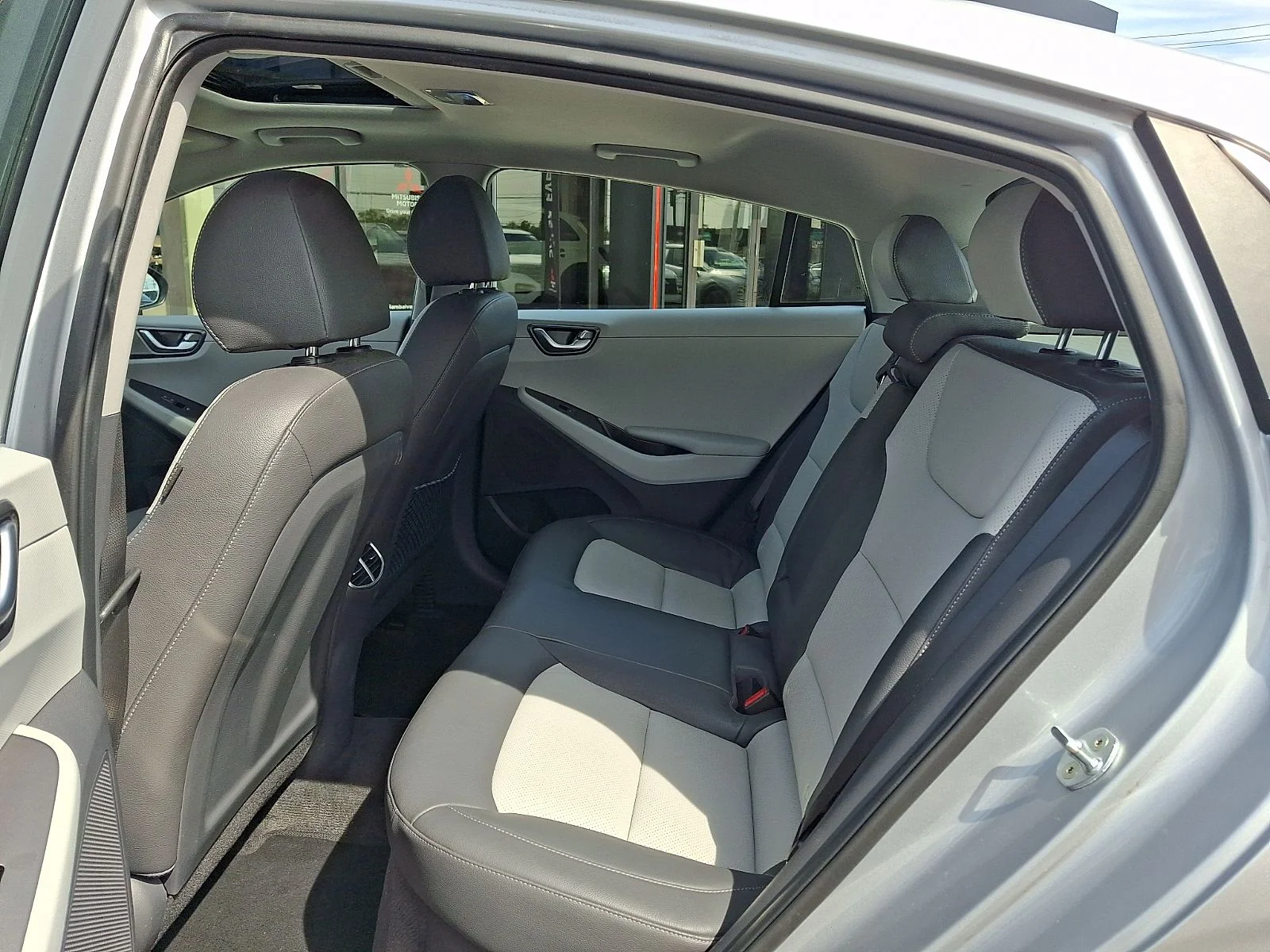 Used 2020 Silver Hyundai Limited image 8