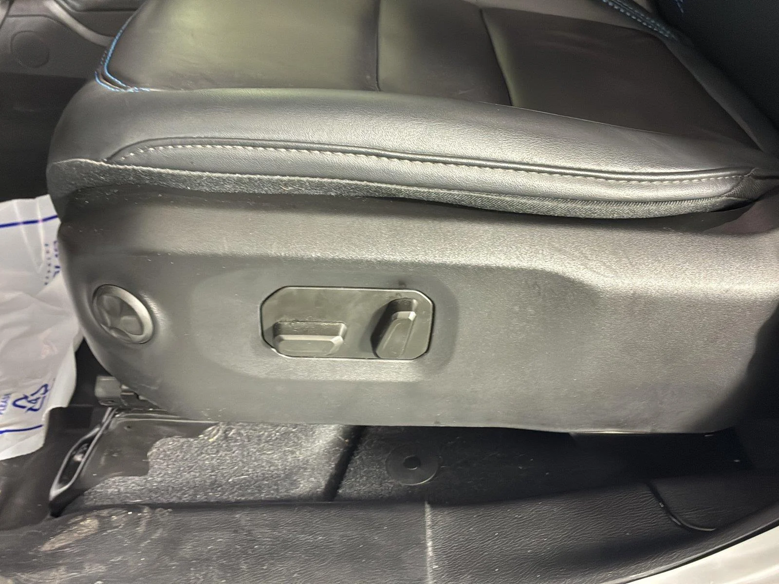 Used 2025 Bright White Clearcoat Jeep Rubicon image 22