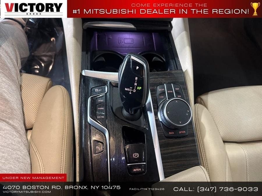 Used 2022 White BMW 530e iPerformance image 47
