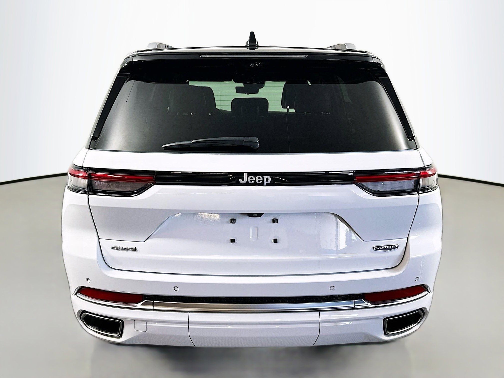 Used 2024 Bright White Clearcoat Jeep Summit image 6