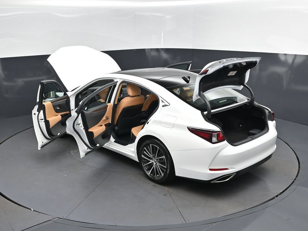 Used 2024 White Lexus 350 image 2
