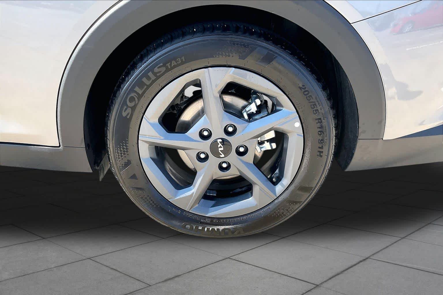 Used 2026 Steel Gray Kia LXS image 11