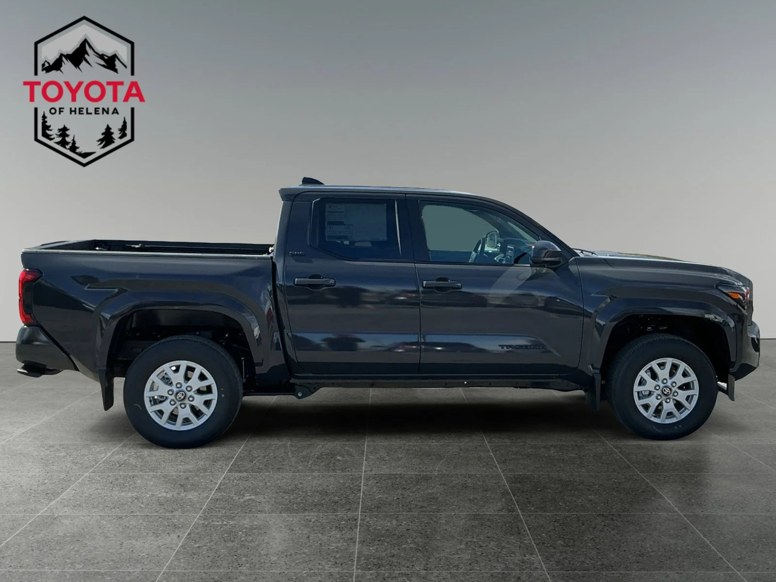 2025 Toyota Tacoma SR5 - Photo 6