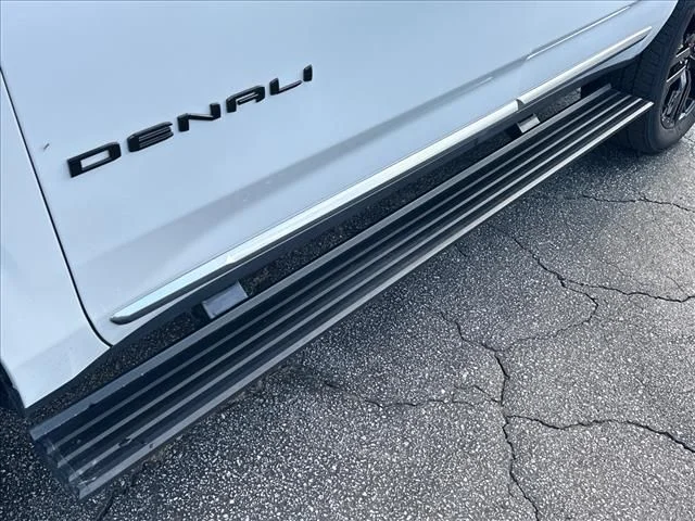 Used 2024 White GMC Denali image 13
