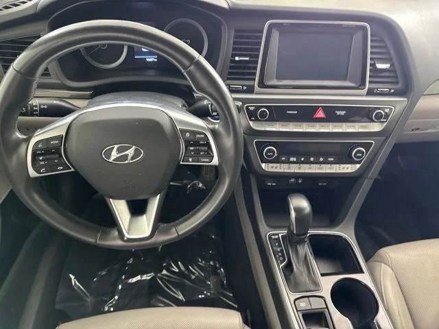Used 2019 Silver Hyundai Limited image 25