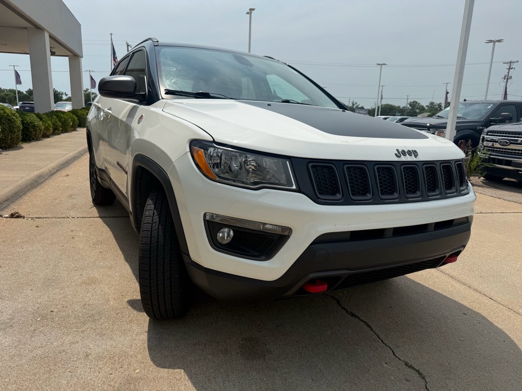 Used 2020 White Clearcoat Jeep Trailhawk image 3