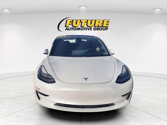 Used 2020  Tesla  image 2
