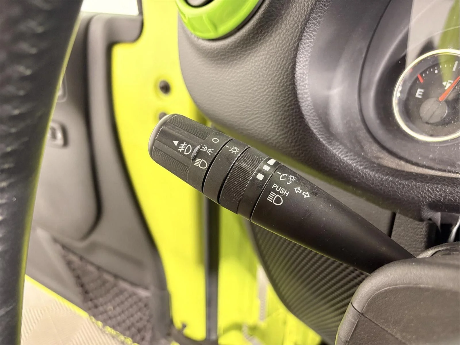 Used 2016 Hypergreen Clearcoat Jeep Sport image 30