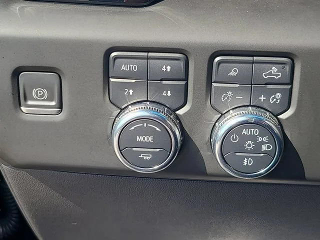 Used 2023 Onyx Black GMC Denali image 19