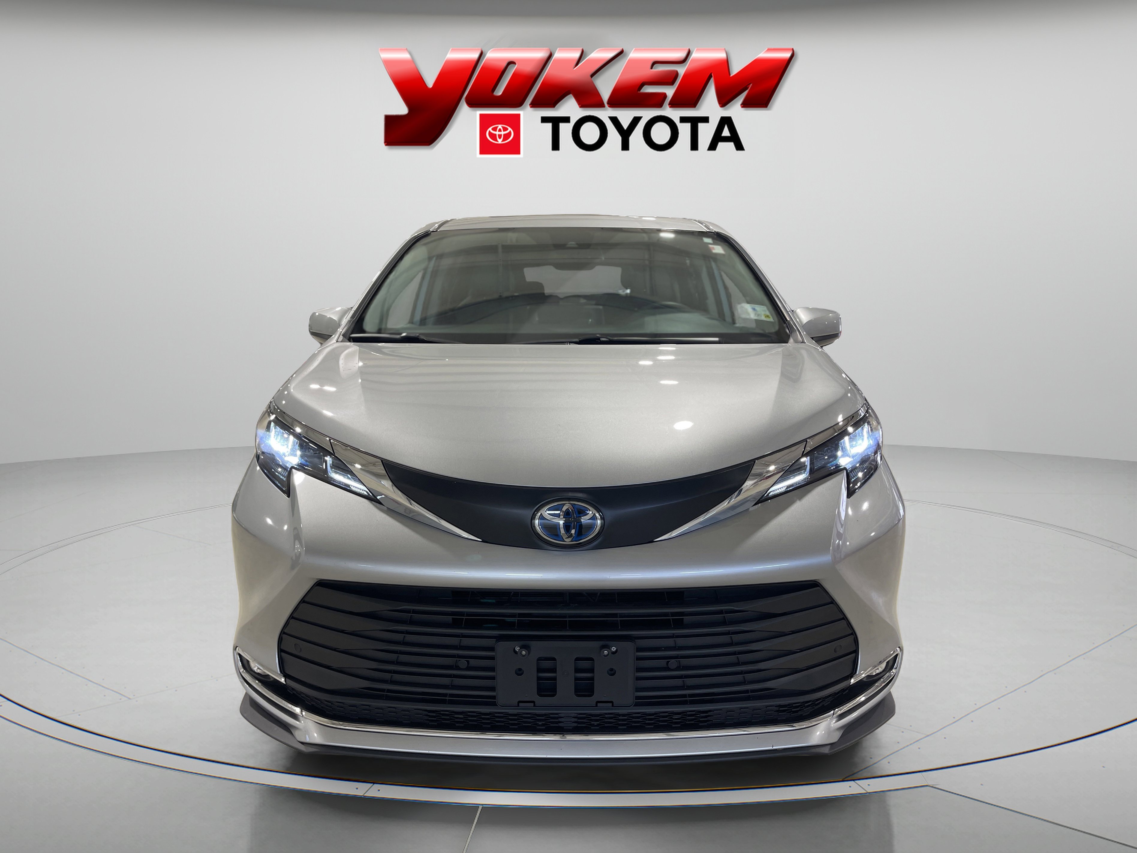 2024 Toyota Sienna XLE - Photo 7