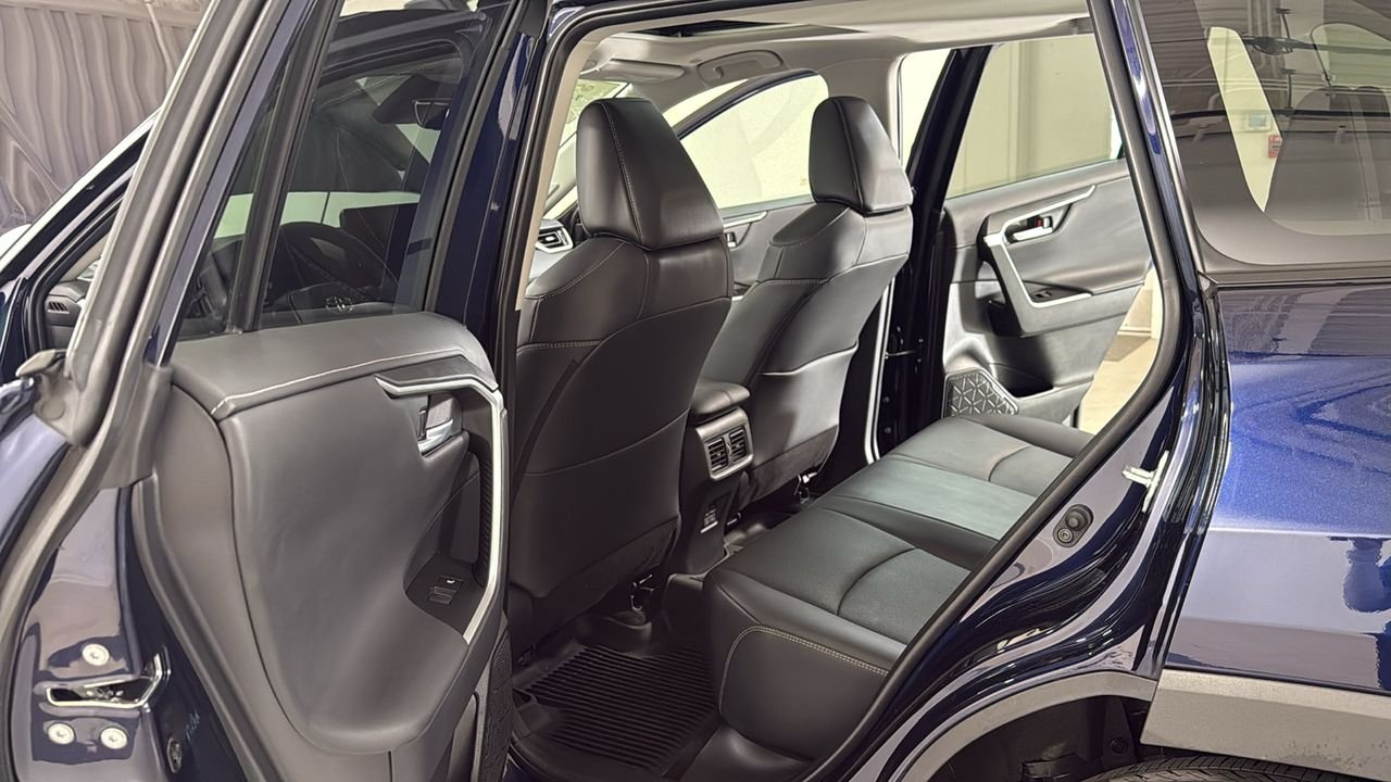 Certified Used 2025  Toyota Limited image 15