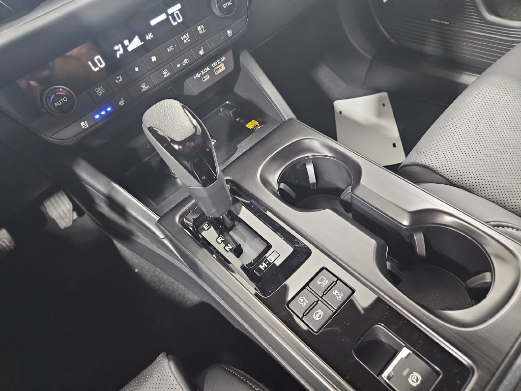 New 2026 White Subaru Touring image 24