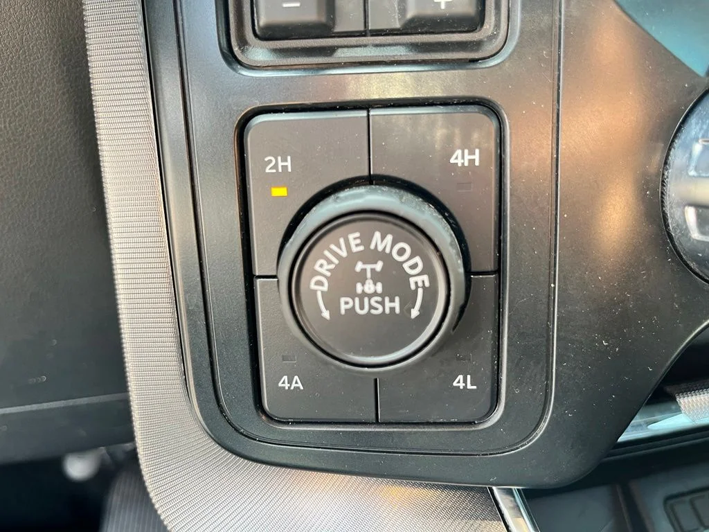 Used 2025 Gray Ford Platinum image 19