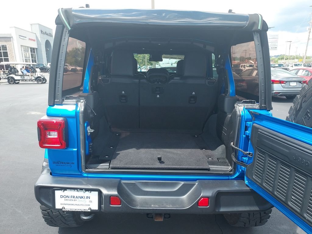 Used 2024 Blue Jeep Sahara image 9